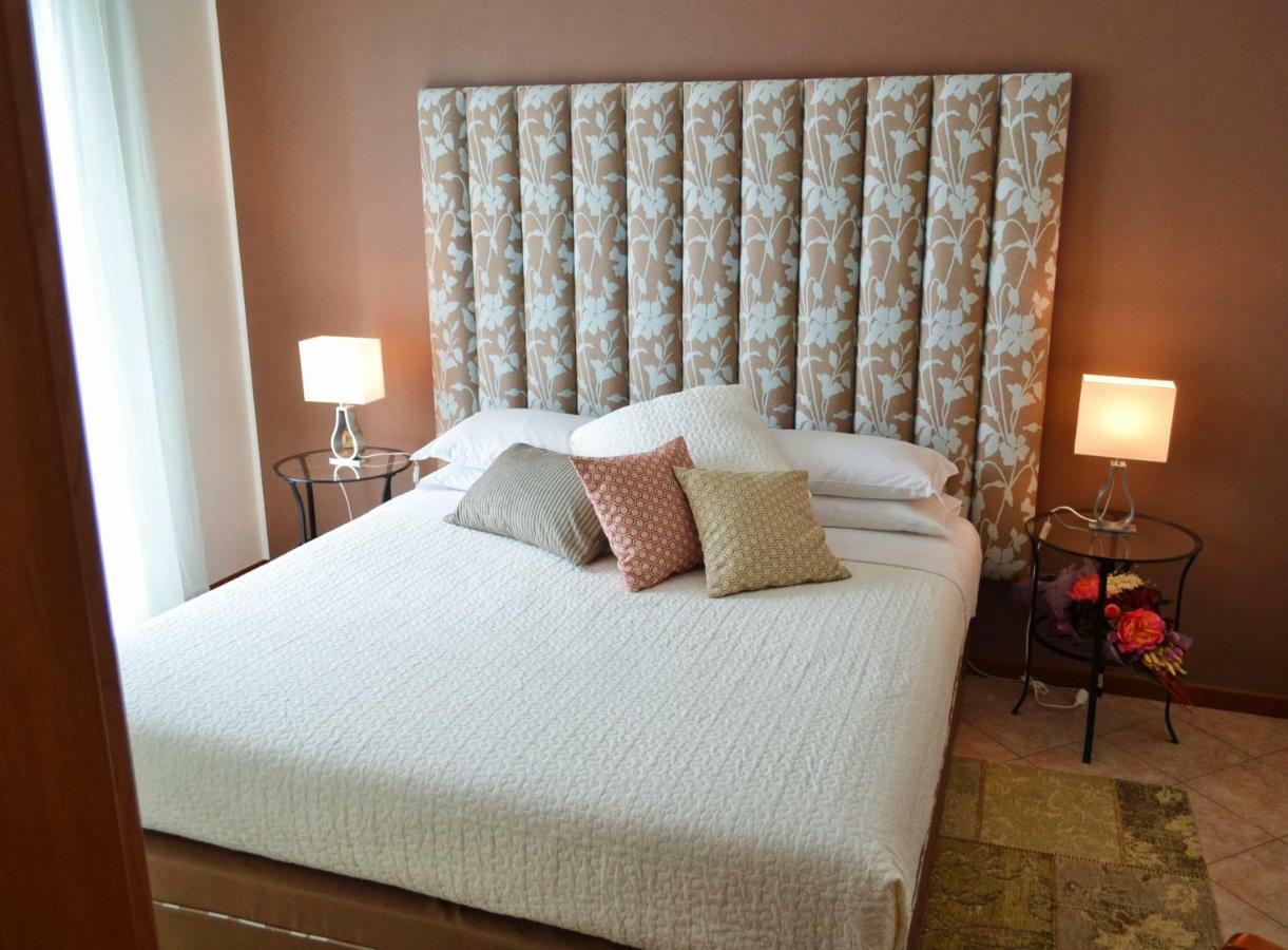 Torri Centro Apartman Torri del Benaco Kültér fotó